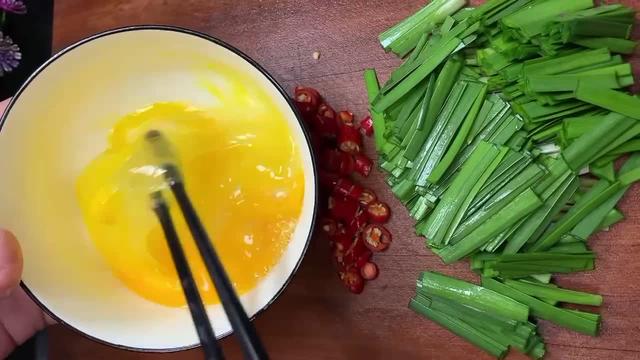 韭菜鸡蛋粉条怎么做菜（韭菜鸡蛋炒粉条）(3)