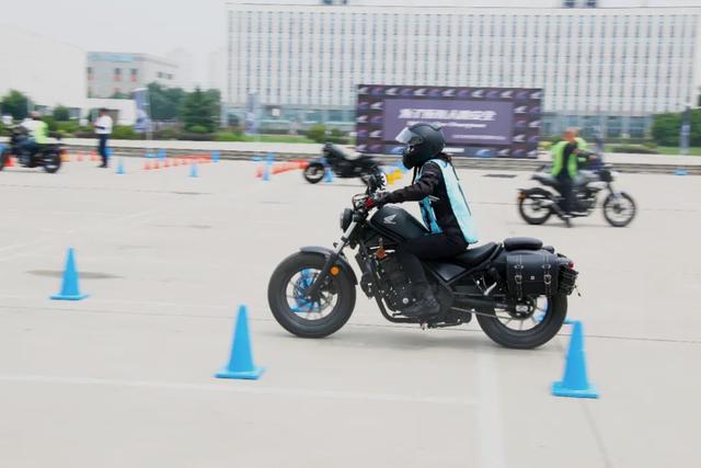 本田摩托车驾照有什么优缺点（每一位摩托车骑士都躲不开的环节）(26)