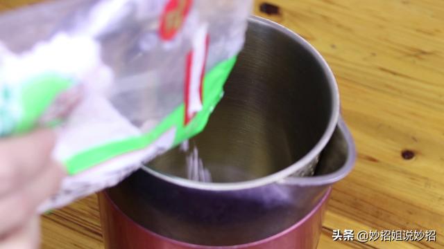 如何快速刷掉电水壶的水垢（不管水壶水垢多厚）(2)