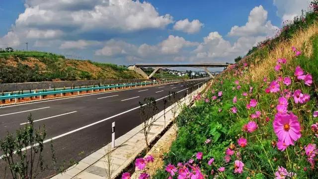 贵州最有特色的公路（贵州这8条绝美天路）(1)