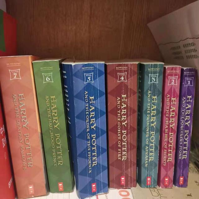 适合中学生看的英文书哈利波特（原来英语不行的娃也可以读哈利波特原版书啊）(2)