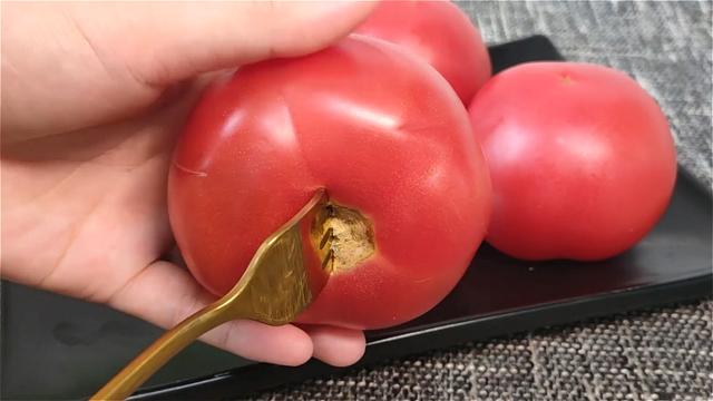 西红柿用开水如何去皮（西红柿去皮小技巧）