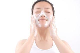 正确洗脸的五个方法（正确洗脸的5个步骤）