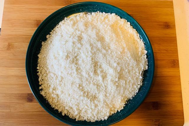 在家里自制面包糠怎么做（自制面包糠简单又快速）(9)