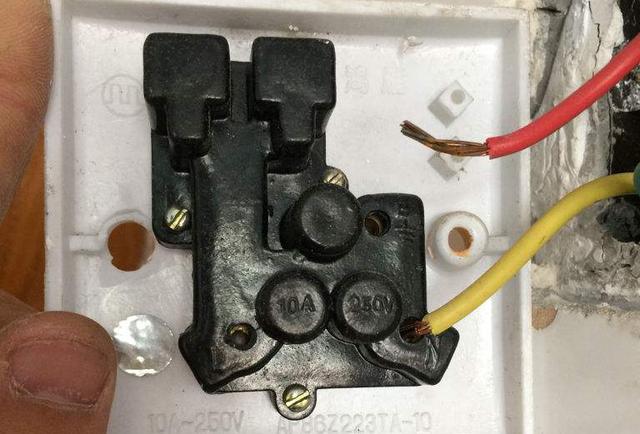 有漏保了插座还需要地线吗（插座可以不用接地线）(2)