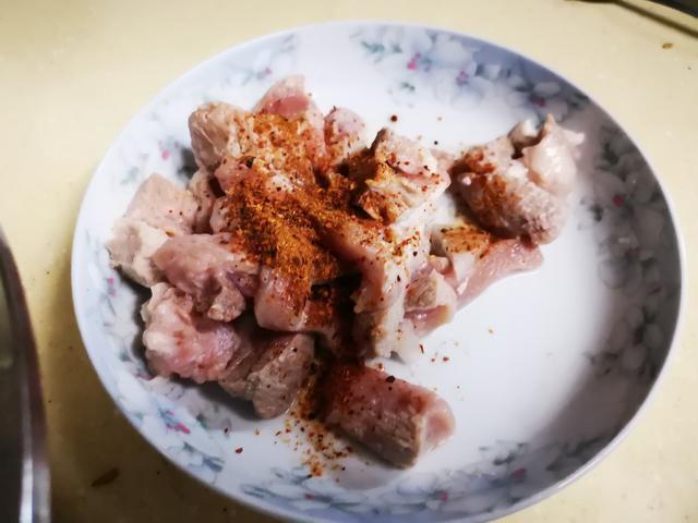 糟辣白菜杆子炒肉的做法（34）