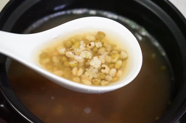 如何用绿豆汤做成绿豆冰沙（营养绿豆如何做绵软甘甜绿豆沙）(6)
