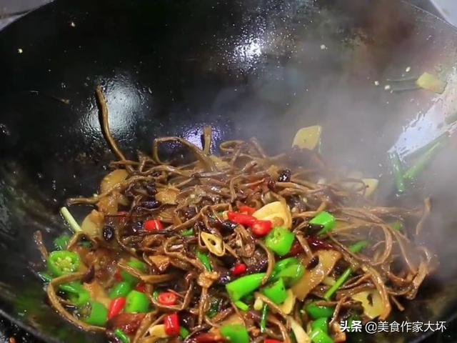 干锅茶树菇的正宗做法大全 正宗干锅茶树菇做法