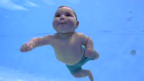 小娃儿学游泳的好处（娃儿游泳好处是多）(2)