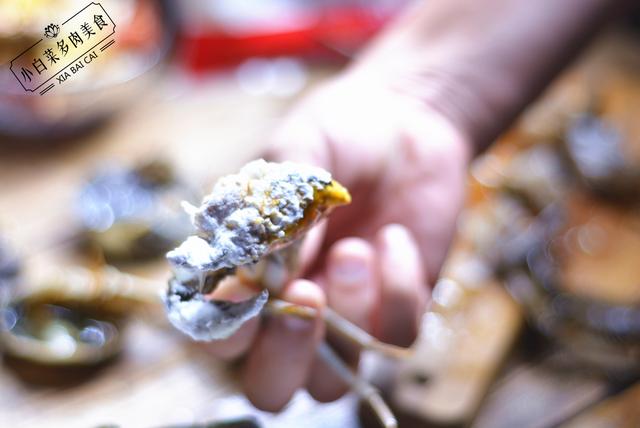 小沟里的螃蟹怎么做才好吃（家庭主妇花8元买了3只螃蟹）(5)