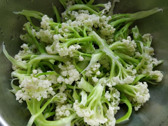 花菜的平常炒法（花菜这样炒鲜嫩入味）(3)