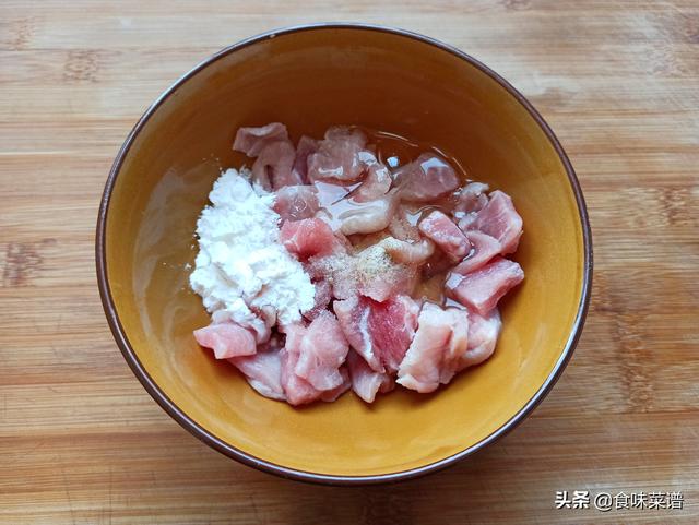 芹菜炒肉的做法大全家常最简单（芹菜炒肉的家常做法）(5)