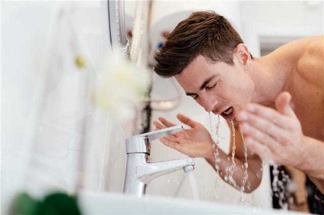 怎么用肥皂洗脸更干净（用肥皂洗脸有什么好处和坏处）(3)