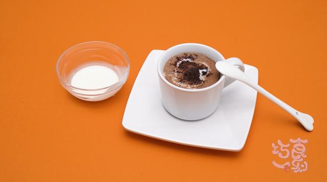 用巧克力怎么做低热量的甜品（热巧克力制作暖心美味）(8)
