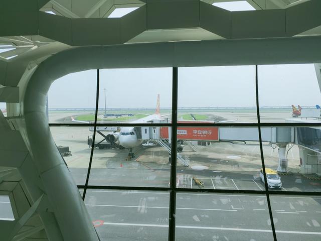 海南航空客机怎样选靠窗的座位（两次航班同一个机长）(12)