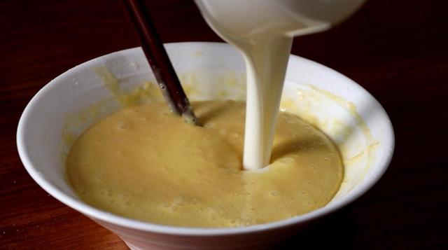 酸奶蛋糕做法不用油不用低筋面粉（不加一滴油不用打发）(6)