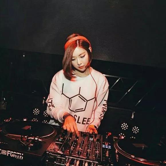 世界百大女dj第一名（被称爲是亚洲第一女DJ）(2)
