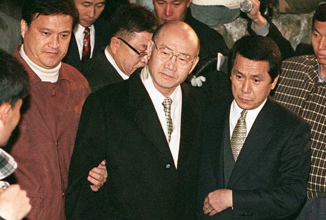 韩国前总统的最新状况（88岁韩国前总统受审）(1)