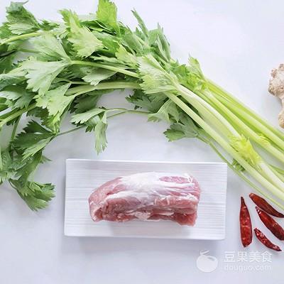 博山菜芹菜炒肉 一食呓语芹菜炒肉丝(2)
