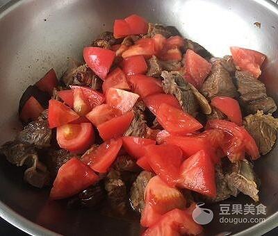 番茄土豆牛肉块的做法大全（番茄土豆烧牛肉的做法）(17)