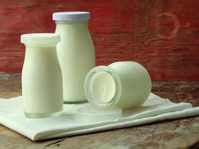 经常便秘适宜喝酸奶吗（便秘喝酸奶管用吗）(2)