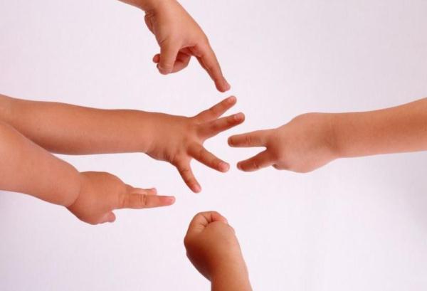 怎样训练宝宝双手协调性（妈妈都知道手脑协调的重要性）(4)