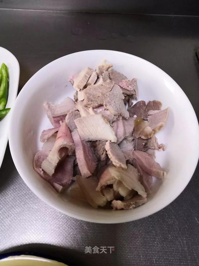 辣椒炒肉片怎么做好吃又嫩（家常辣椒炒肉片）(4)