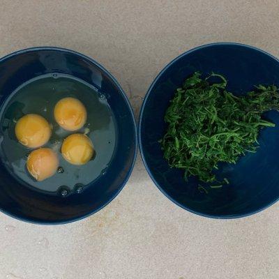 红艾草煎蛋做法（好吃不腻的香艾煎蛋）(4)