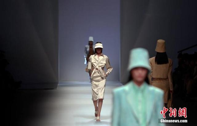 2022春夏上海时装周开幕时间（2022春夏上海时装周开幕）(2)