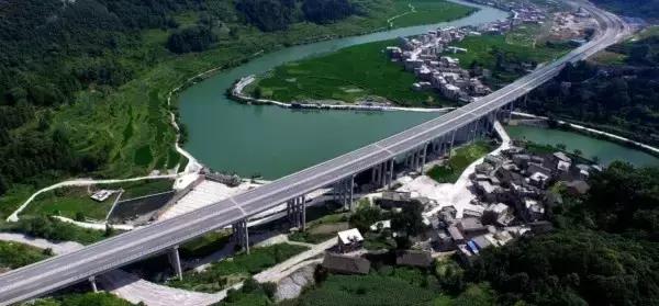 贵州最有特色的公路（贵州这8条绝美天路）(2)