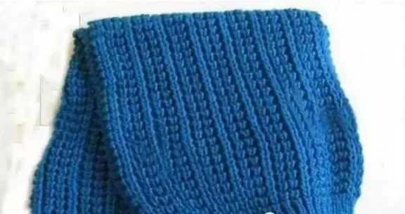 最简单的围巾钩针教程（最时尚的钩针风格5种围巾织法温暖柔和简单易学收藏）(10)