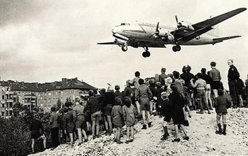 1948柏林危机美苏战后首次大碰撞（第一次柏林危机）(1)