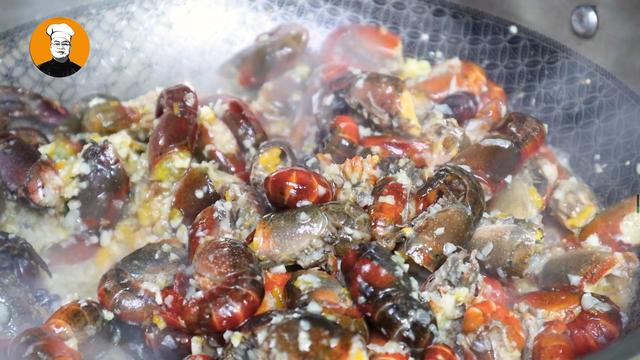 蒜泥小龙虾怎么做好吃窍门（这才是蒜泥小龙虾的正宗做法）(6)