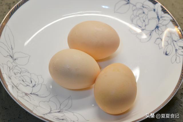蒸鸡蛋怎么蒸又滑又嫩又黄（怎样蒸鸡蛋既没蜂窝又嫩滑）(6)