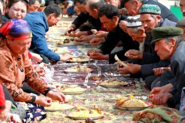 维吾尔族节日有什么讲究（维吾尔族的传统节日）(3)