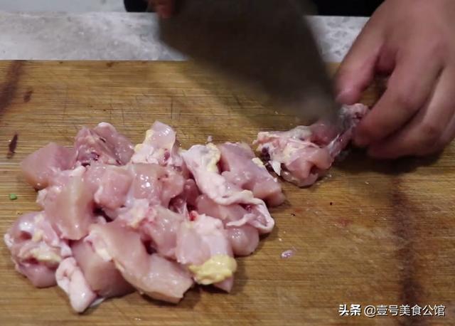 蒜香鸡的详细做法 蒜香红烧鸡的好吃做法(2)
