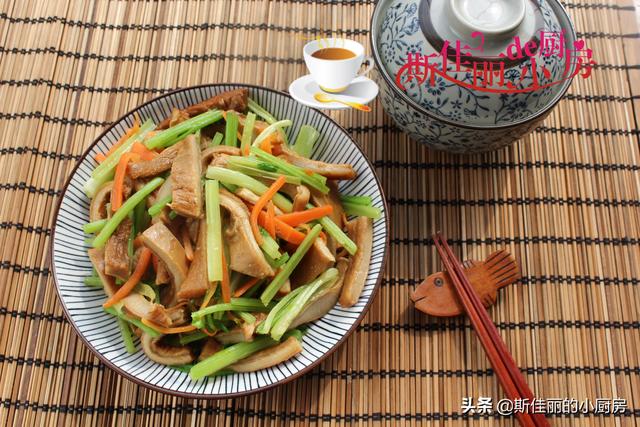 芹菜和什么炒比较好吃素菜（芹菜和它是绝配）(2)