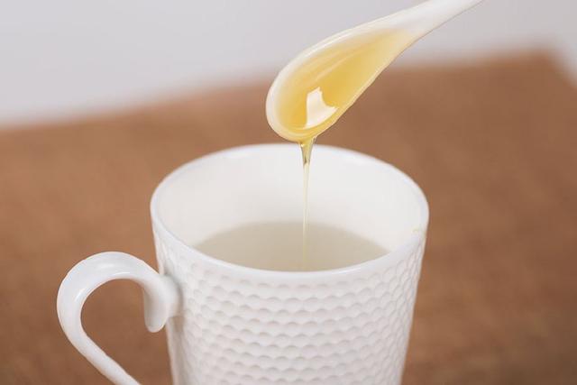 每天一杯蜂蜜水会得糖尿病吗（长期喝蜂蜜水会患糖尿病）(4)