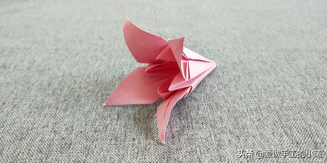 百合花花束折纸简单（唯美百合花折纸教程）(2)