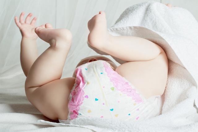 宝宝长尿布疹为何会反反复复的（宝宝出现尿布疹）(5)
