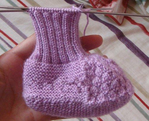 3个月婴儿毛线鞋编织教程全过程（宝妈文字图解宝宝鞋编织方法）(1)