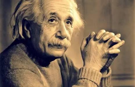 爱因斯坦什么时候发现的相对论（爱因斯坦著名的相对论）(1)