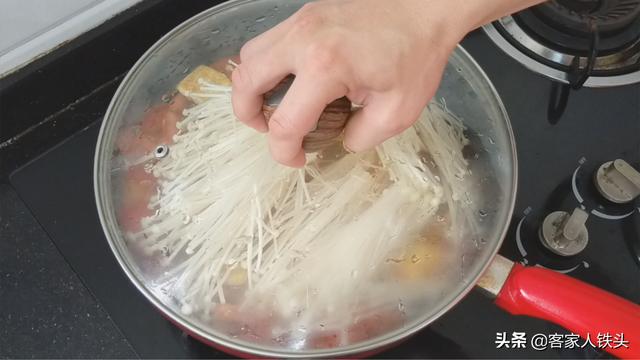 番茄豆腐金针菇做法（金针菇别做凉拌了）(6)