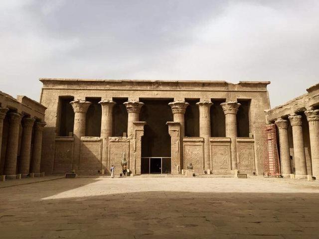 埃及神庙是怎么建的（埃及唯一一个保存比较好的古代神庙建筑）(9)