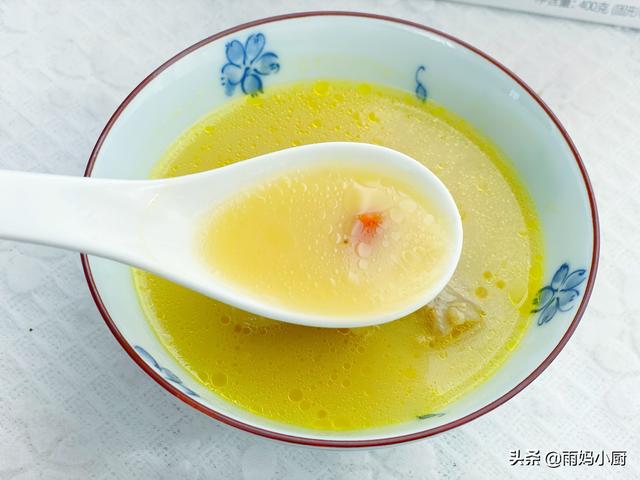 夏天花胶炖鸡汤的做法，分享一款花胶鸡汤的神仙吃法(2)