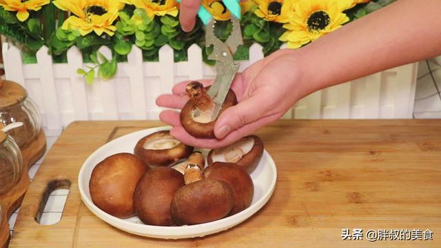 香菇怎样做好吃又简单的（香菇全身都是宝）(3)