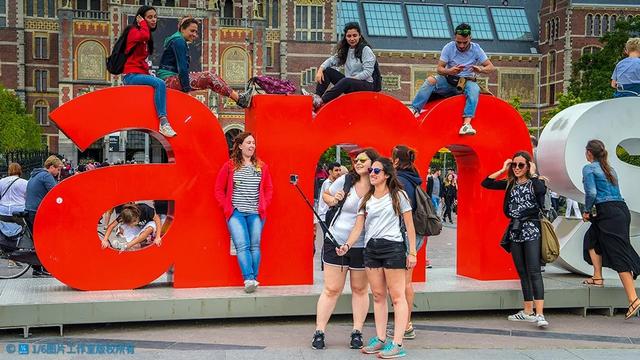 荷兰最为著名的城市在阿姆斯特丹（活在阿姆斯特丹）(29)