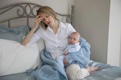 婴儿什么时间枕枕头合适（新生婴儿不能睡枕头）(8)