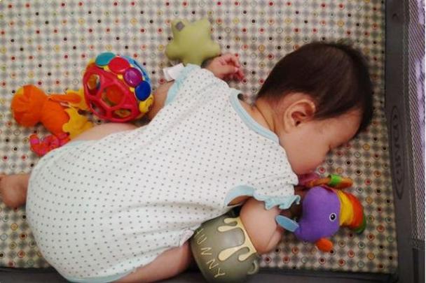 三个月婴儿频繁夜醒是怎么回事（新生儿频繁夜醒）(1)
