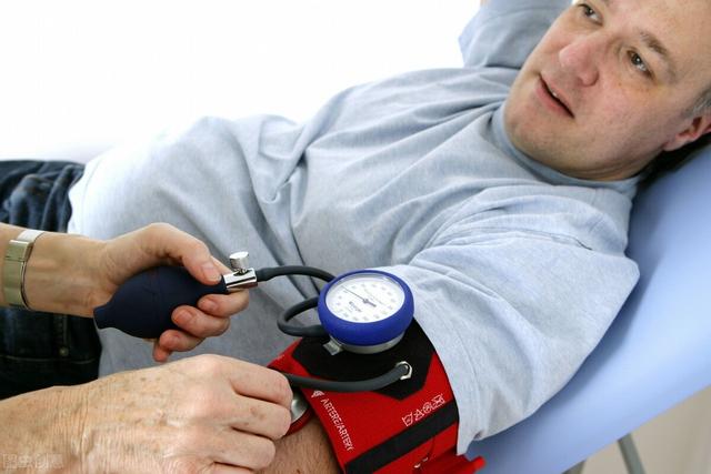 高血压紧急降压方法（高血压患者快看过来）(1)